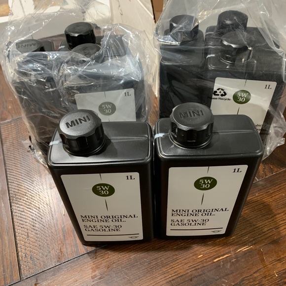 Other - Brand new - 8 quarts of 5w 30 original Mini oil